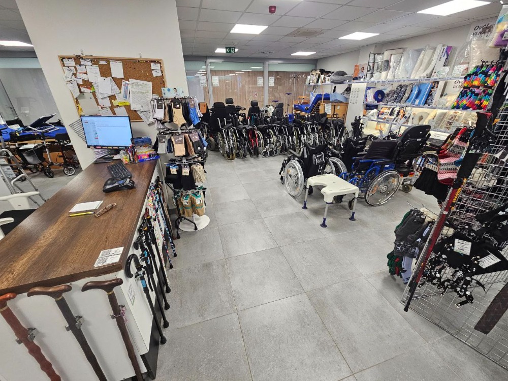 Prodejna v poliklinice Budějovická, Antala Staška 1670/80