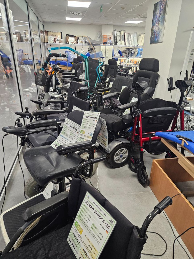 Prodejna v poliklinice Budějovická, Antala Staška 1670/80