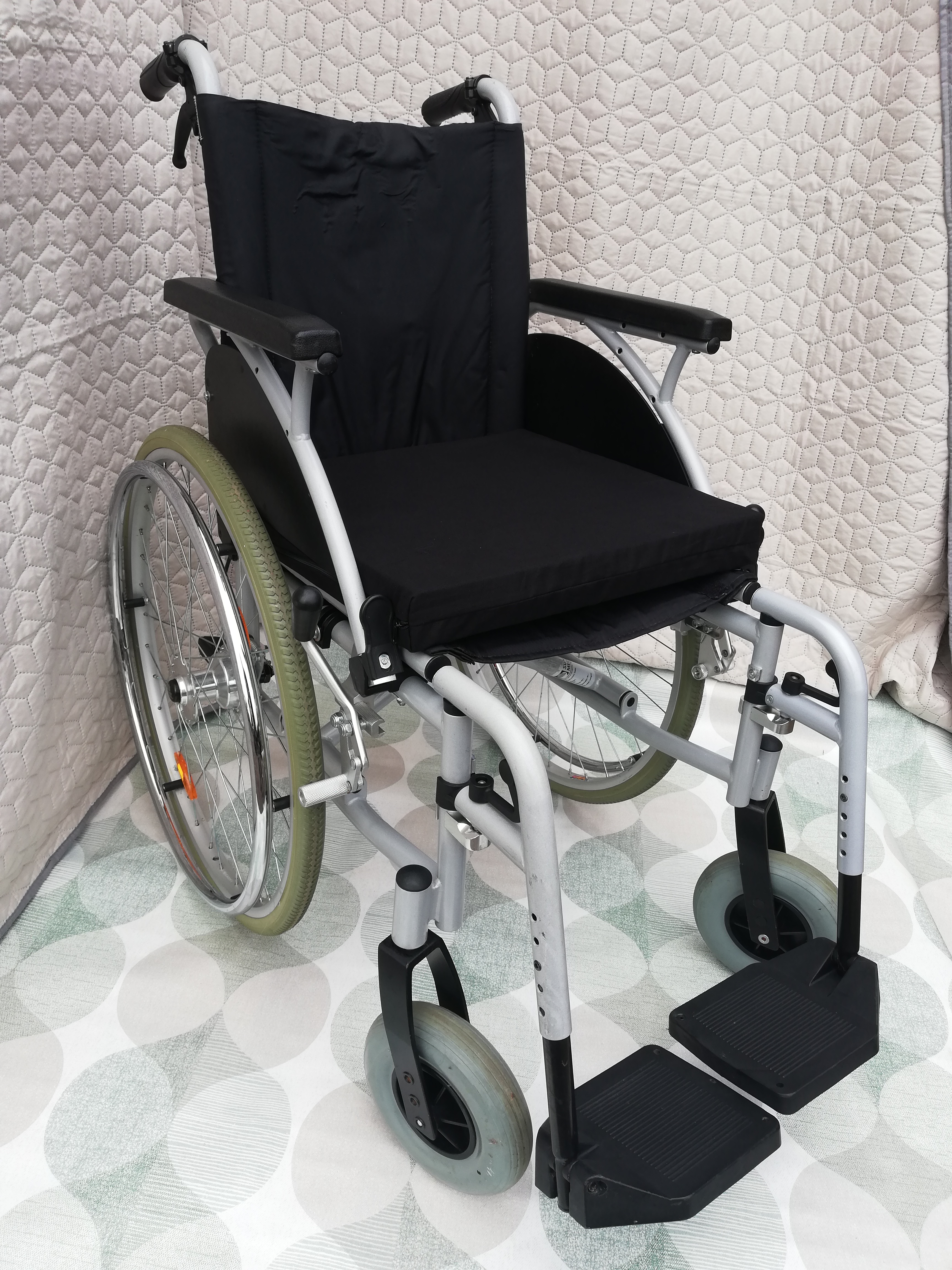 Tabulka šíří sedu invalidních vozíků
