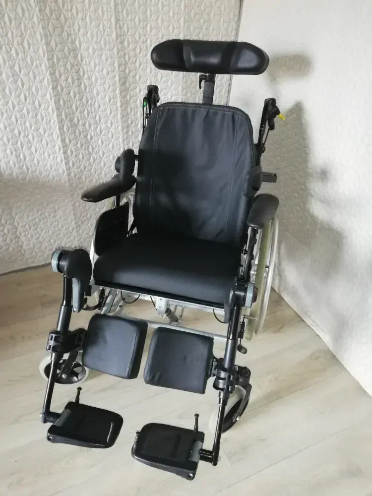 PŮJČENÍ invalidní vozík speciální