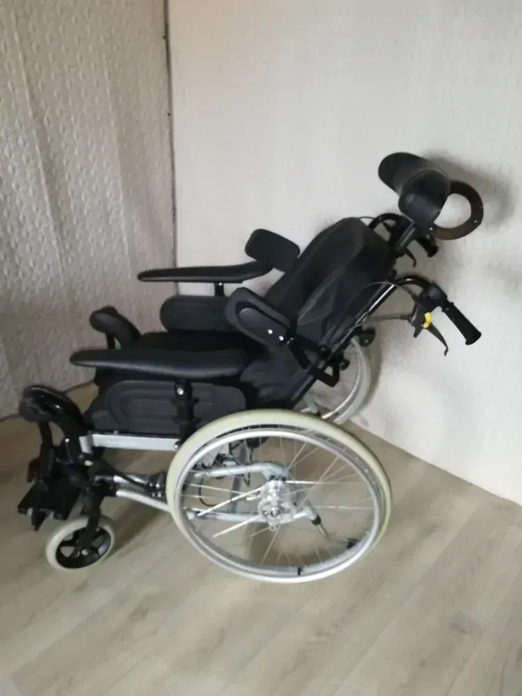 PŮJČENÍ invalidní vozík speciální