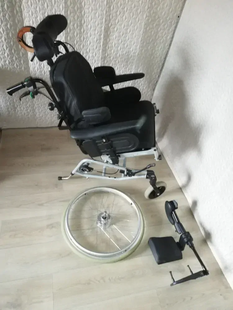 PŮJČENÍ invalidní vozík speciální