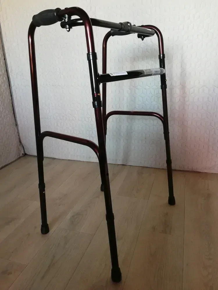 PŮJČENÍ chodítko čtyřbodové