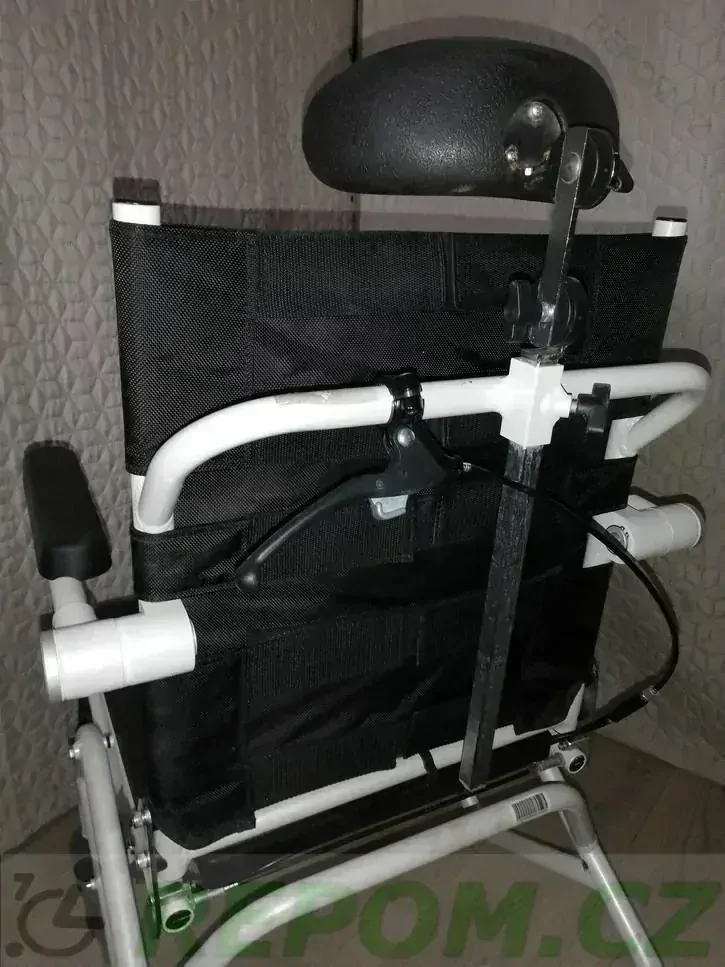 PŮJČENÍ Toaletní židle polohovatelná