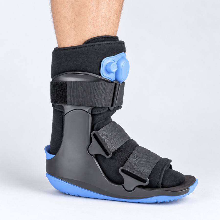 Nízká pneumatická hlezenní fixační ortéza SHORT WALKING BRACE