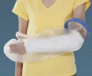 Voděodolný návlek na sádru na ruku s membránou
