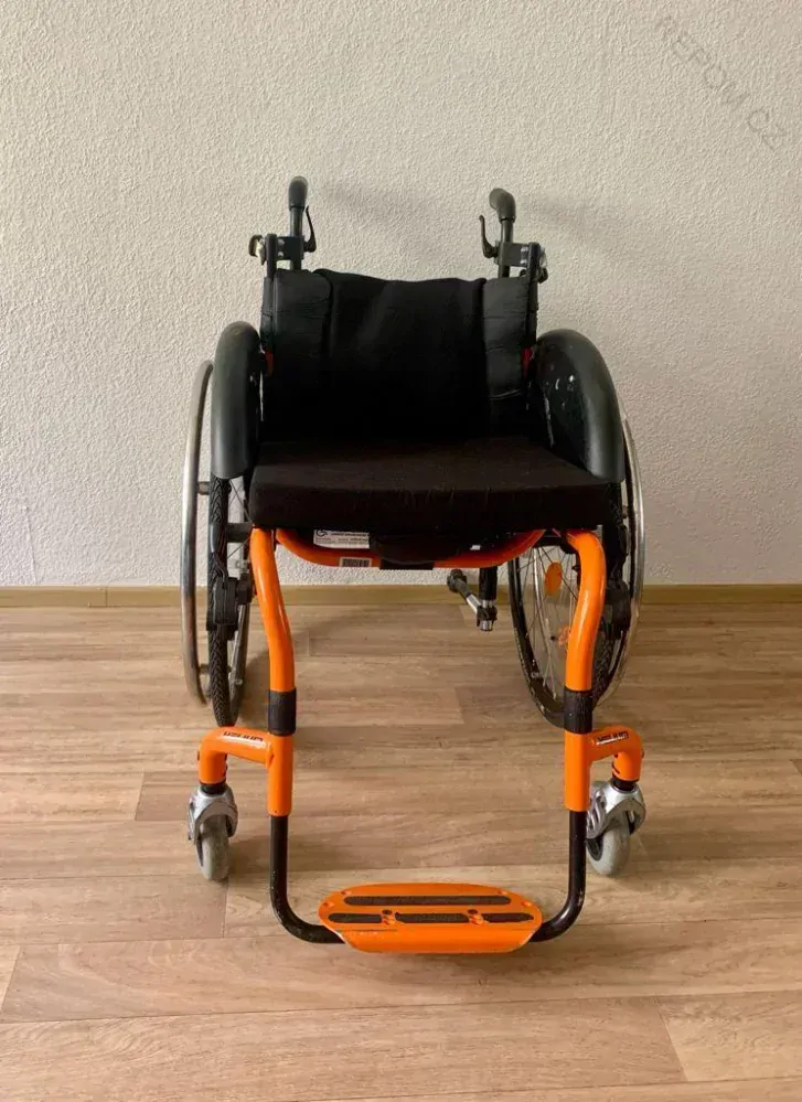 REPAS: Sportovní invalidní vozíky SOPUR