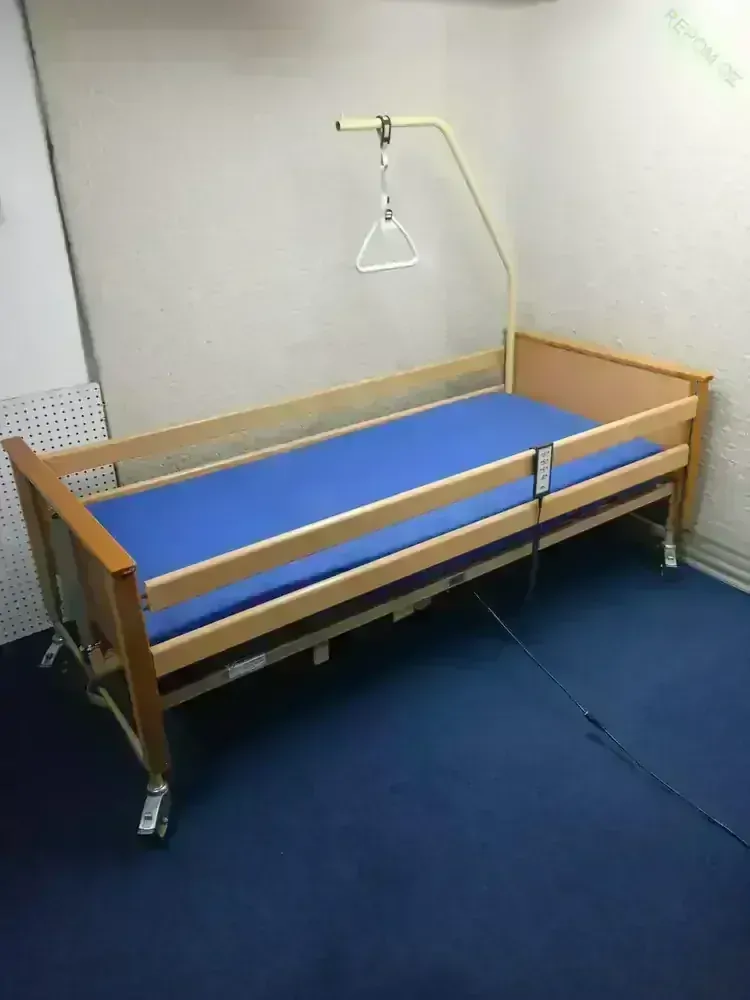 PŮJČENÍ polohovací postel elektrická