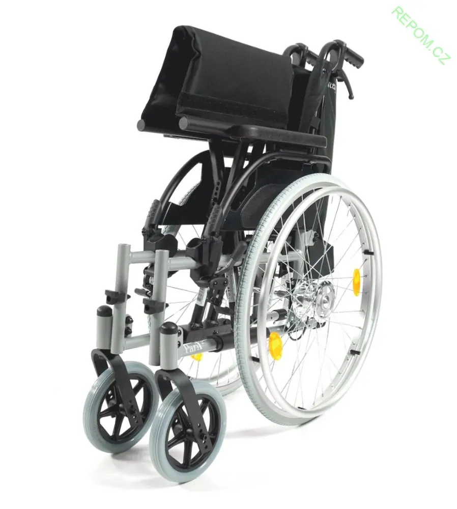 Náš nejkvalitnější invalidní vozík BREEZY PARIX2 standardní - brzdy pro doprovod