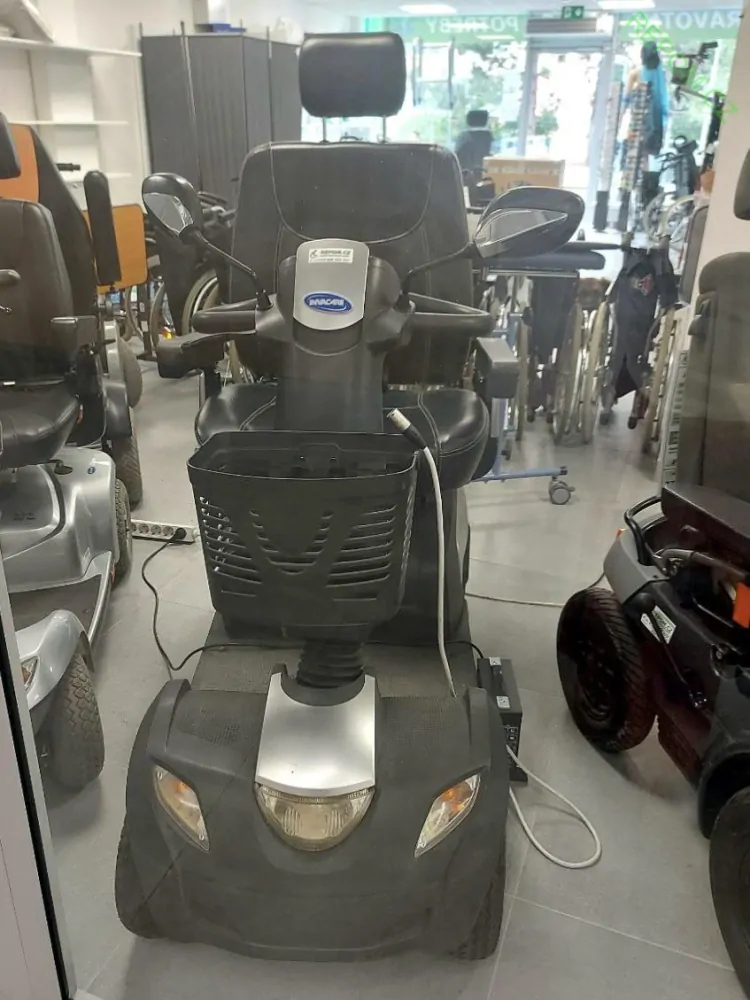 PŮJČENÍ Elektrický skútr XXL