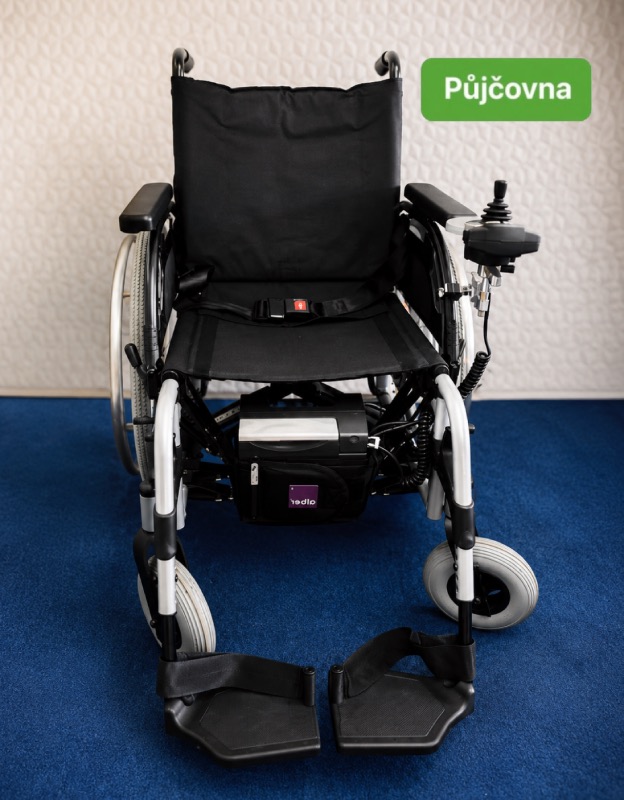 PŮJČENÍ Skládací elektrický invalidní vozík ALBER E-FIX