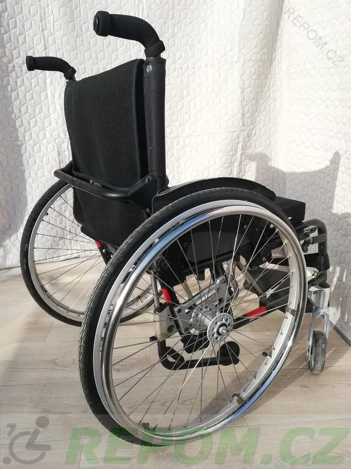 REPAS: Sportovní invalidní vozík PROACTIV