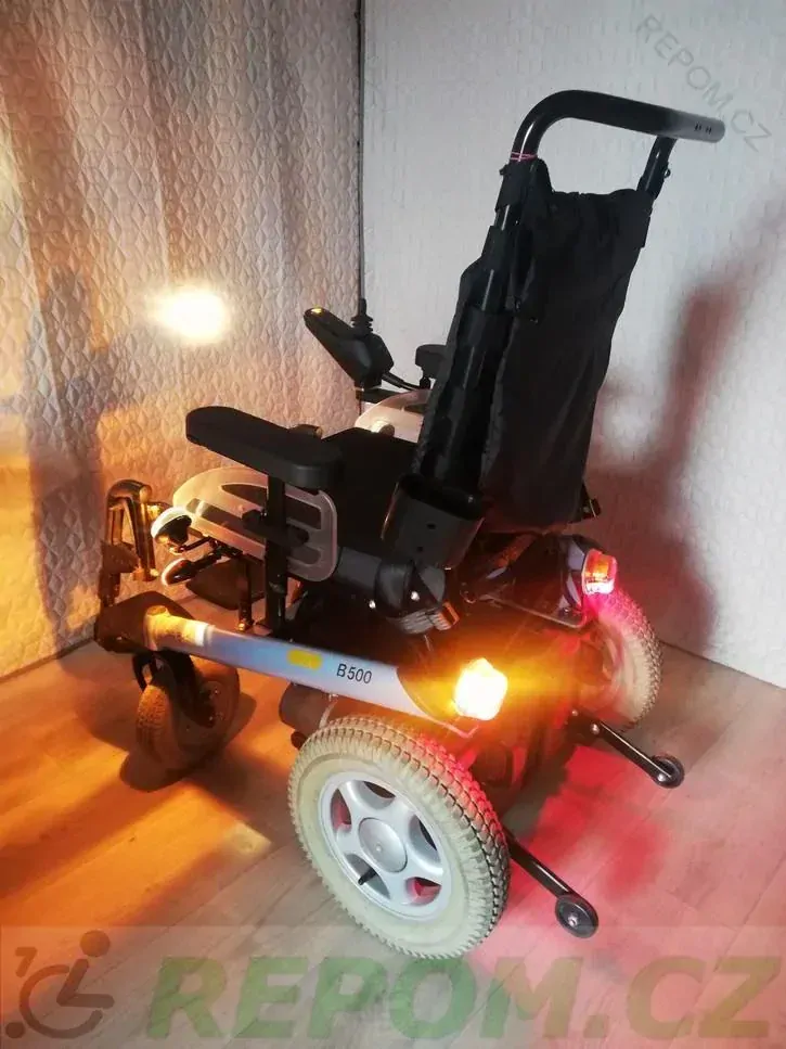 REPAS: Terénní elektrický vozík s anatomickým sezením
