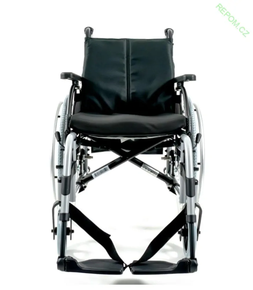 Náš nejkvalitnější invalidní vozík BREEZY PARIX2 standardní - brzdy pro doprovod