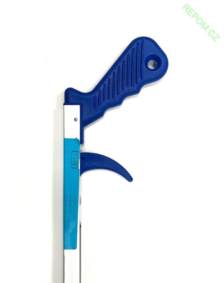 Podavač věcí ze země - kleště