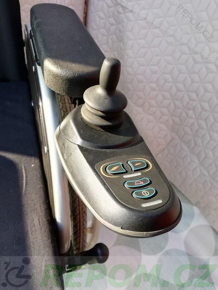 PŮJČENÍ elektrického invalidního vozíku skládacího