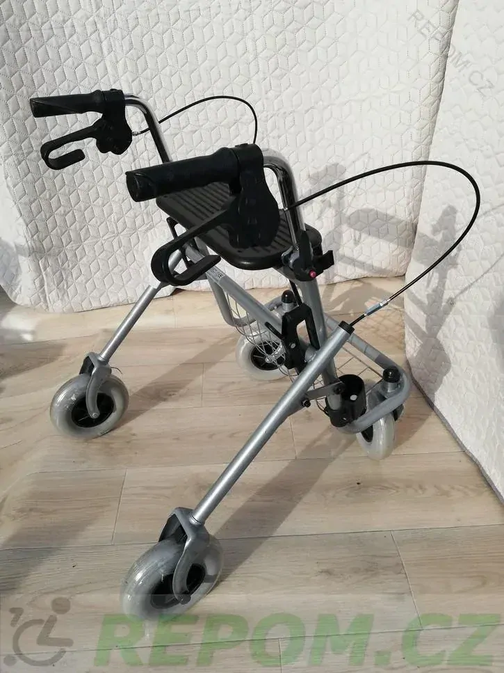 REPAS: Chodítko čtyřkolové standardní