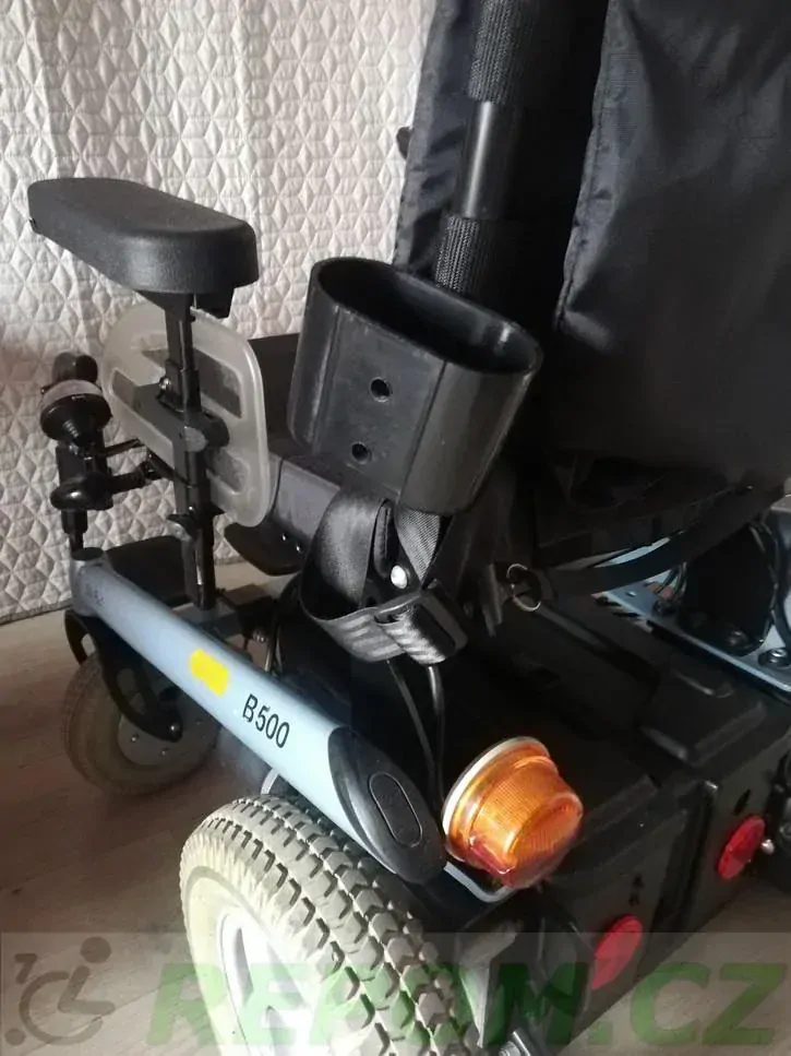 REPAS: Terénní elektrický vozík s anatomickým sezením