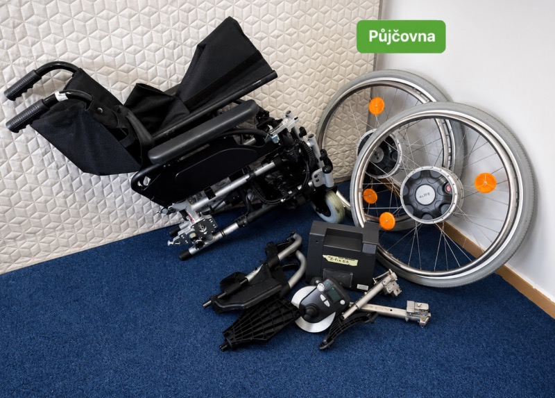 PŮJČENÍ Skládací elektrický invalidní vozík ALBER E-FIX