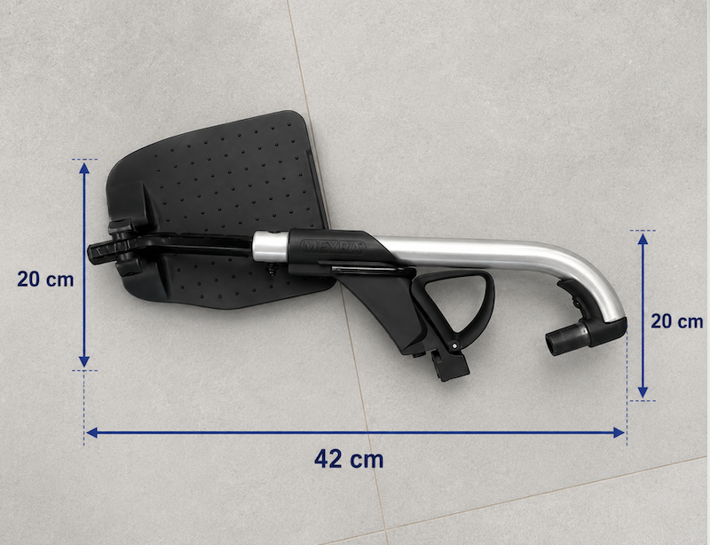 PŮJČENÍ mechanický invalidní vozík s brzdami pro doprovod