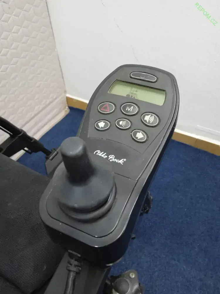 PŮJČENÍ Terénní elektrický vozík OTTO BOCK sedačka RECARO
