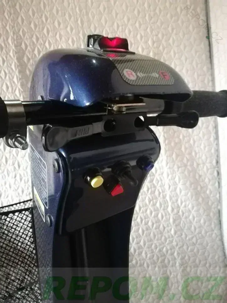 PŮJČENÍ Elektrický skútr kompaktní