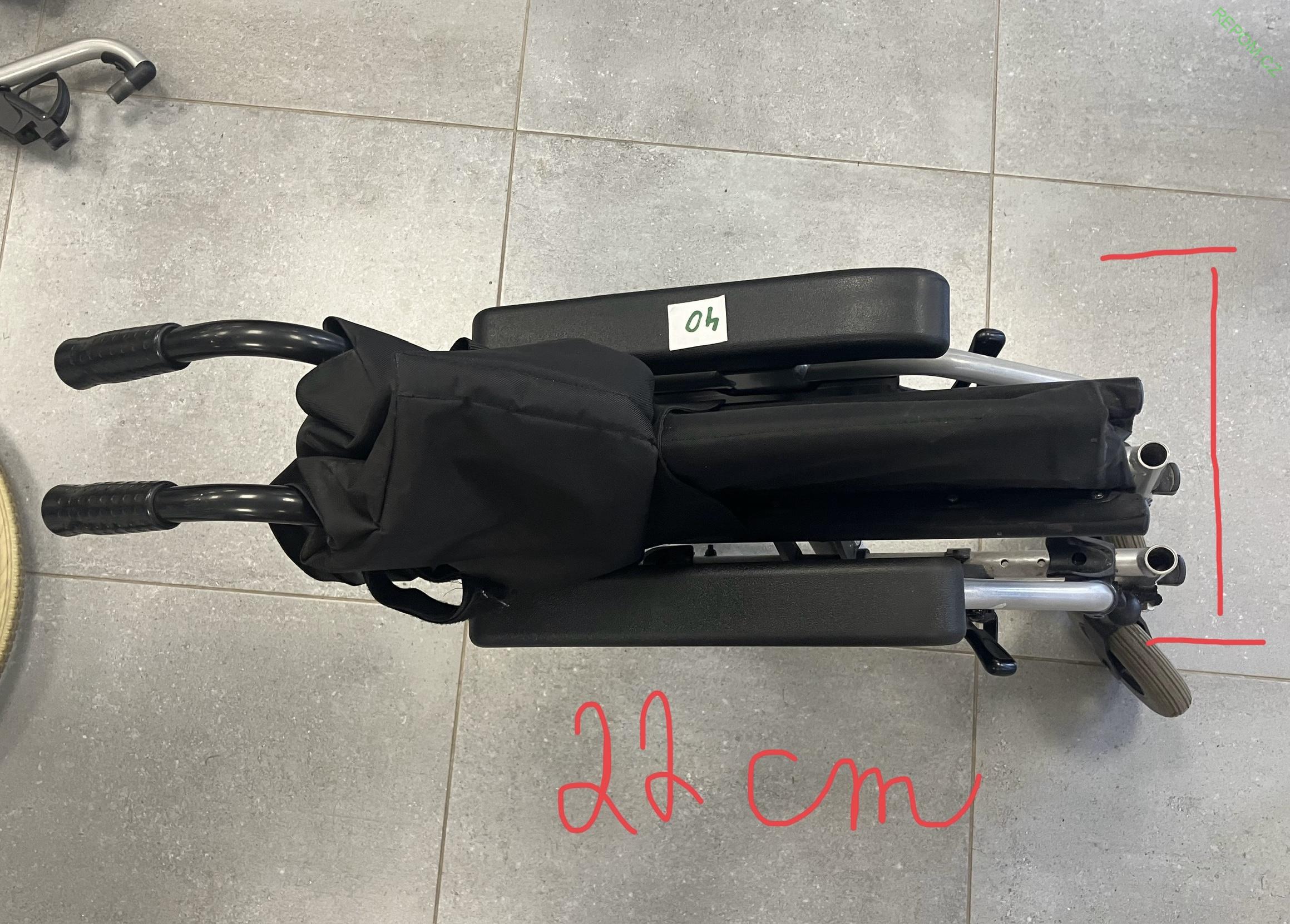 PŮJČENÍ mechanický invalidní vozík