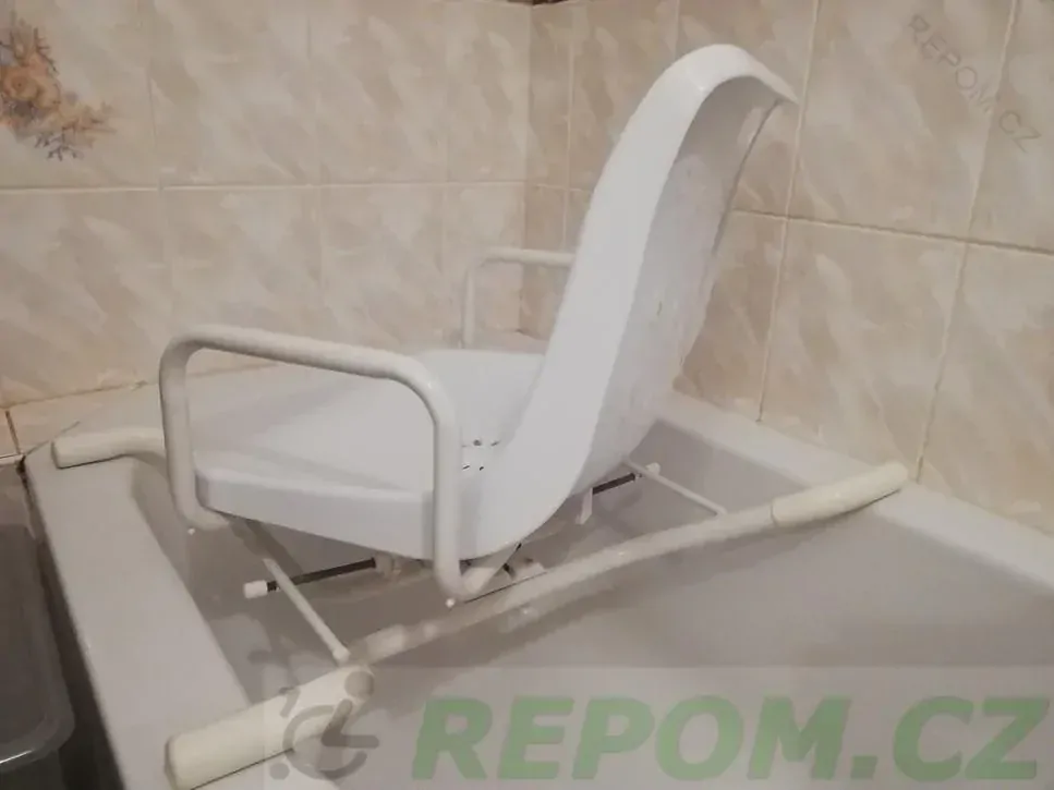 PŮJČENÍ sedačka do vany otočná
