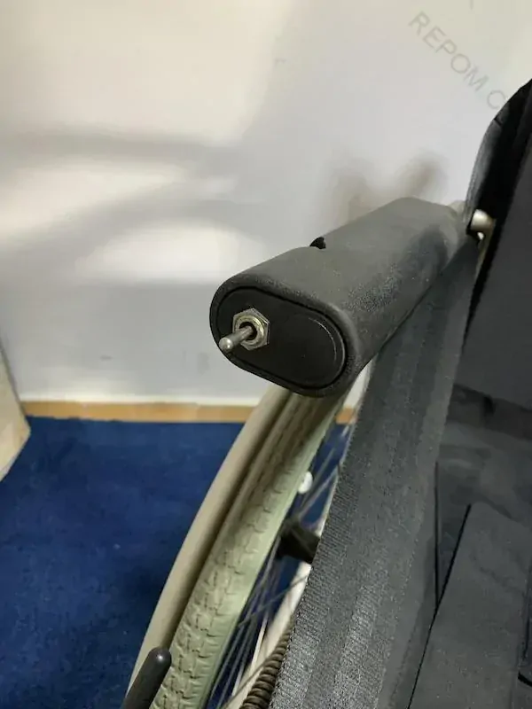 REPAS: Stavěcí invalidní vozík LEVO