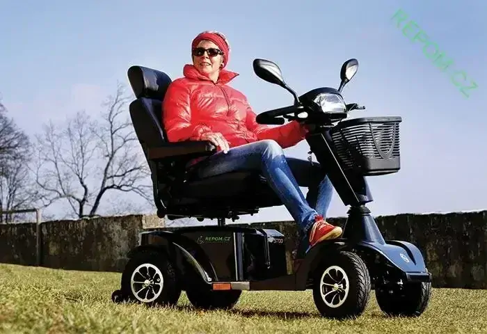 Elektrický skútr STERLING S700