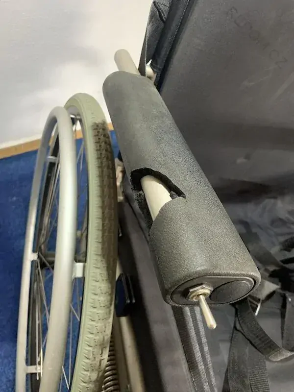 REPAS: Stavěcí invalidní vozík LEVO