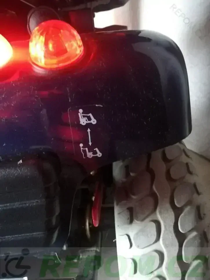 PŮJČENÍ Elektrický skútr kompaktní
