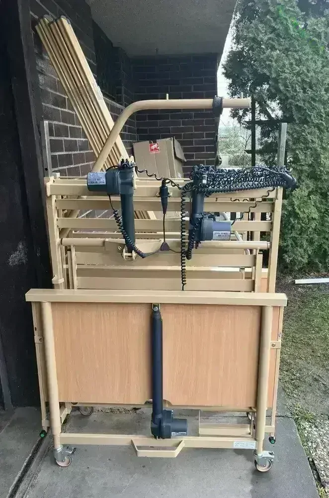 PŮJČENÍ polohovací postel elektrická