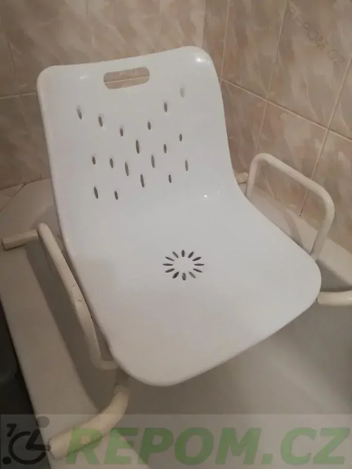 PŮJČENÍ sedačka do vany otočná