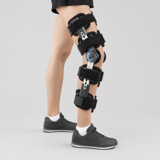 Pooperační kolenní ortéza s kloubem COMPACT PRO